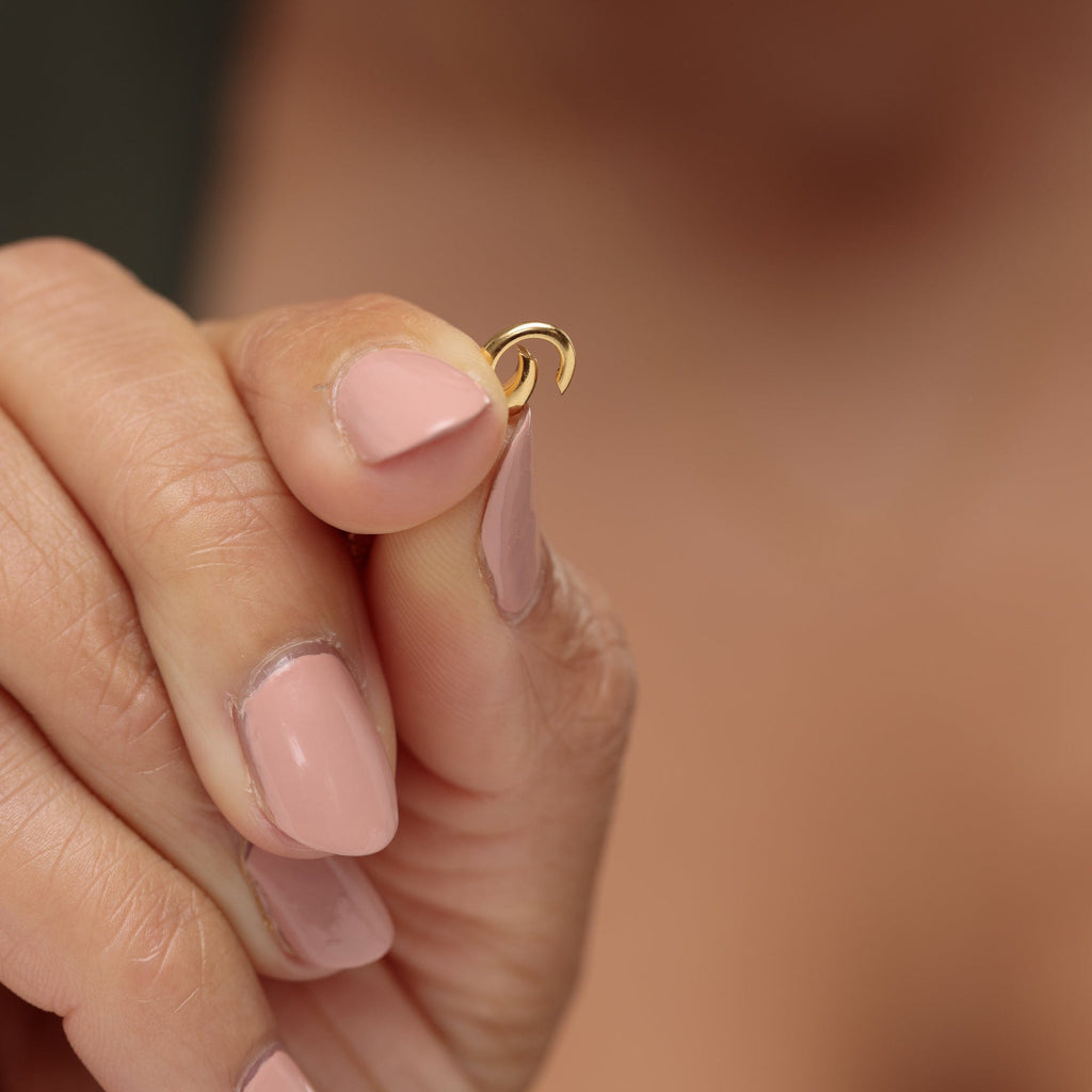 Bracelet à breloques en argent sterling avec anneau torsadé et plaquage or 18 carats